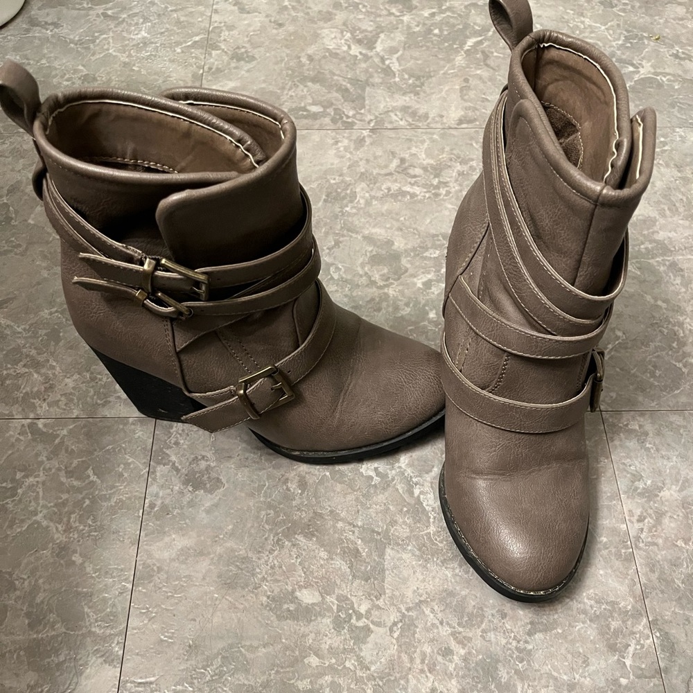 Just fab grey buckle strap ankle boots size 9